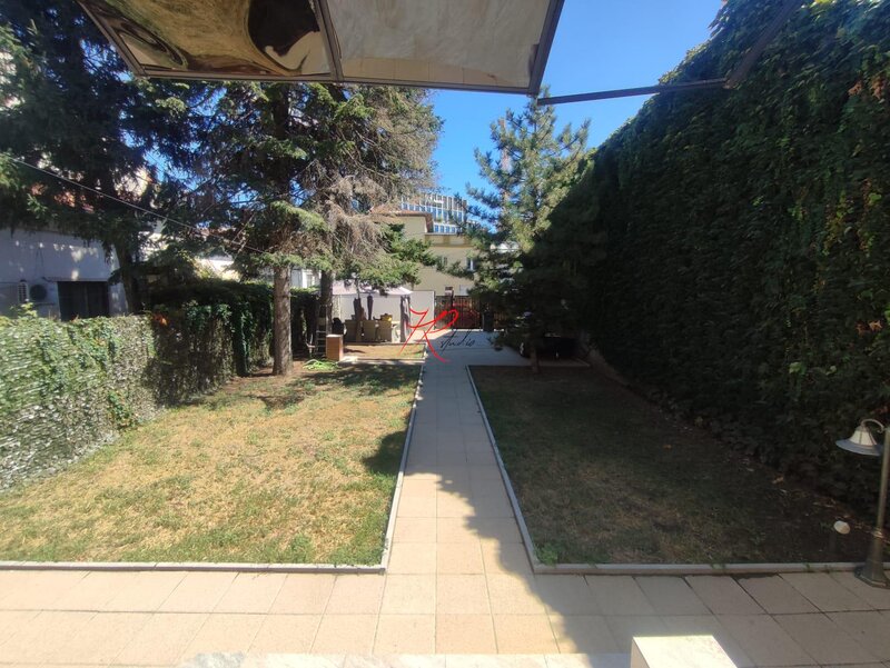 Vanzare vila parcul Tineretului - Carol